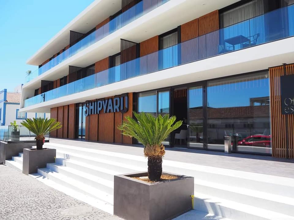 THE SHIPYARD ANGRA + OFICINA DA ESQUINA